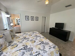 House, Multiple Beds, Pool Access, Pool View