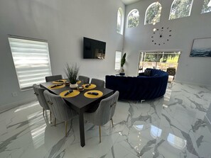 Maison, Plusieurs lits, accès à la piscine, vue sur le terrain de golf | Intérieur