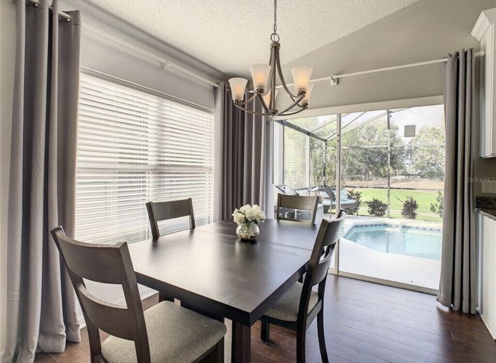 House, Multiple Beds, Pool Access, Pool View | Dining