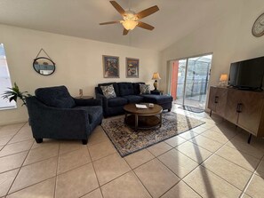 House, Multiple Beds, Pool Access, Pool View | Living area