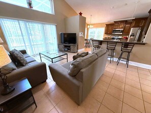 House, Multiple Beds, Pool Access, Pool View | Living area