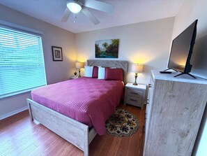 House, Multiple Beds, Pool Access, Golf View