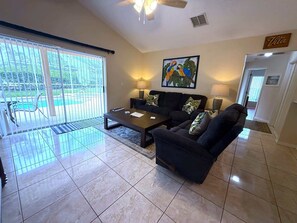 House, Multiple Beds, Pool Access, Golf View | Living area