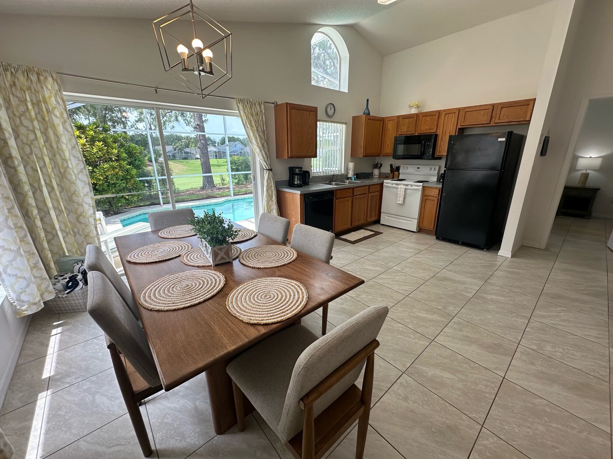 House, Multiple Beds, Pool Access, Golf View | Dining