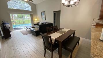 House, Multiple Beds, Pool Access, Pool View | Interior