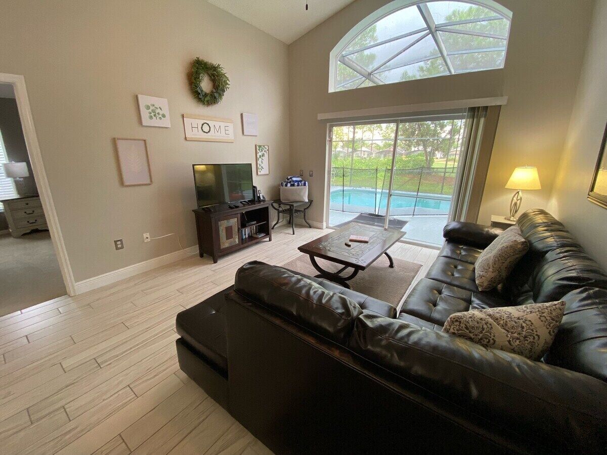 House, Multiple Beds, Pool Access, Pool View | Living area