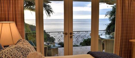 3 bedrooms, travel crib, free WiFi, bed sheets