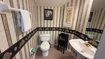 Townhome, Multiple Beds, Pool Access, Golf View | Bathroom | Designer toiletries, towels, toilet paper