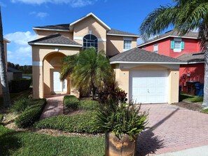 Exterior - Lake View Villa - Southern Dunes Upgraded (Haines City)