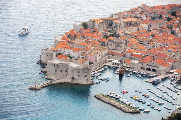 Marina - Charming 2-bedroom apartment with WiFi, AC in lovely Dubrovnik (Dubrovnik)