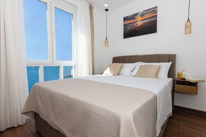 2 makuuhuonetta, silitysrauta/-lauta, ilmainen Wi-Fi, vuodevaatteet