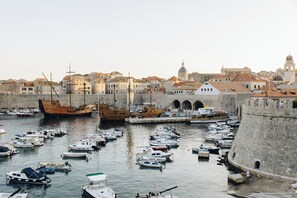 Marina - Charming 2-bedroom apartment with WiFi, AC in lovely Dubrovnik (Dubrovnik)