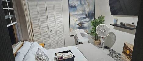 1 chambre, fer et planche à repasser, Wi-Fi gratuit, draps fournis