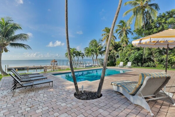 Outdoor pool - Nautica - Monthly 4 BR home on bay in Islamorada - Upper Matecumbe Key (Islamorada)