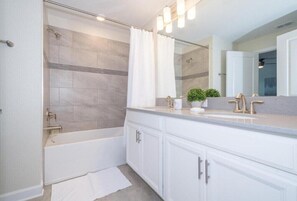 Hair dryer, towels - 4 BD/3 BA Private Pool! Storey Lake (4832) (Kissimmee)