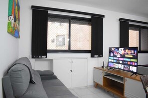 Living area - Studio near Botanical Garden (Cristo Rei Curitiba)