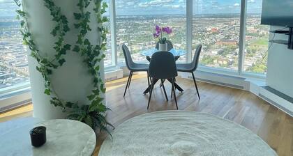 Stunning 37th Floor Unit Attached to JW Marriott