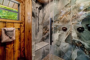 Shower, hair dryer, towels, soap - Trailhead Lodge • Sleeps 8 • 2 Kings + Bunks • Game Room • Steps to Trail (Gatlinburg)