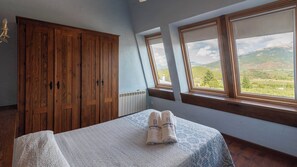 9 bedrooms, iron/ironing board, travel cot, WiFi