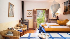 1 bedroom, iron/ironing board, travel cot, WiFi