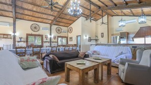 Cheminée, table de tennis de table