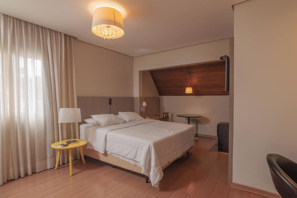 Deluxe Quadruple Room | WiFi (free)