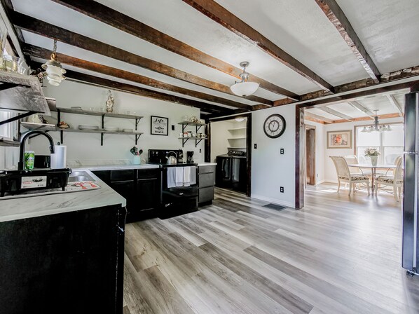 Oven, stovetop, dishwasher