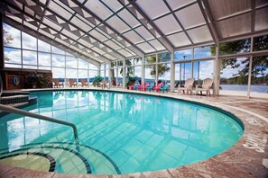 Indoor pool - Calabogie Lodge (Calabogie)