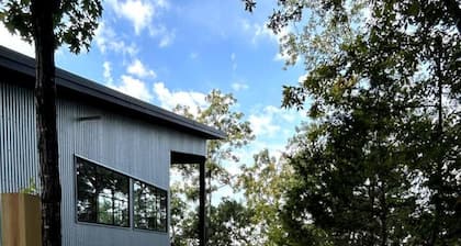 Nature`s Nook by Zia, Hermann