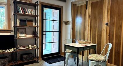 Nature's Nook by Zia, Hermann