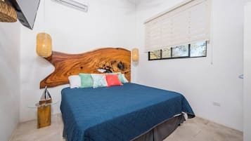 Apartemen, pemandangan kebun | Setrika/meja setrika dan Wi-Fi gratis