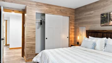 4 kamar tidur, setrika/meja setrika, Wi-Fi, dan seprai linen