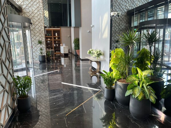 Lobby - Home Away from Home in Dubai Spacious Apartment with Stunning City Views (Dubai)