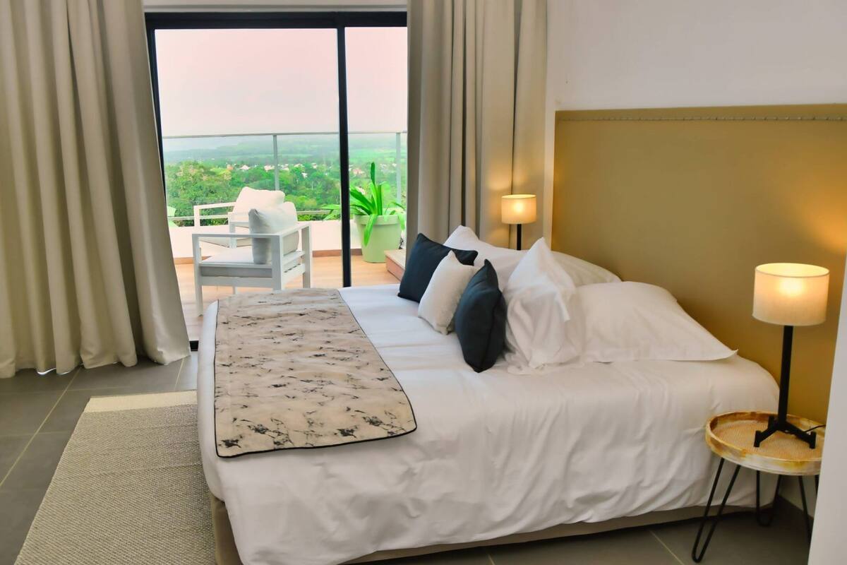 Phòng Suite Superior, quang cảnh biển | Két bảo mật tại phòng, bàn ủi/dụng cụ ủi quần áo 