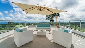 Suite Supérieure, vue mer | Terrasse/Patio