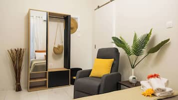 1 bedroom, iron/ironing board, internet, bed sheets