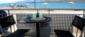 Aquamarine- beach flat in Itea