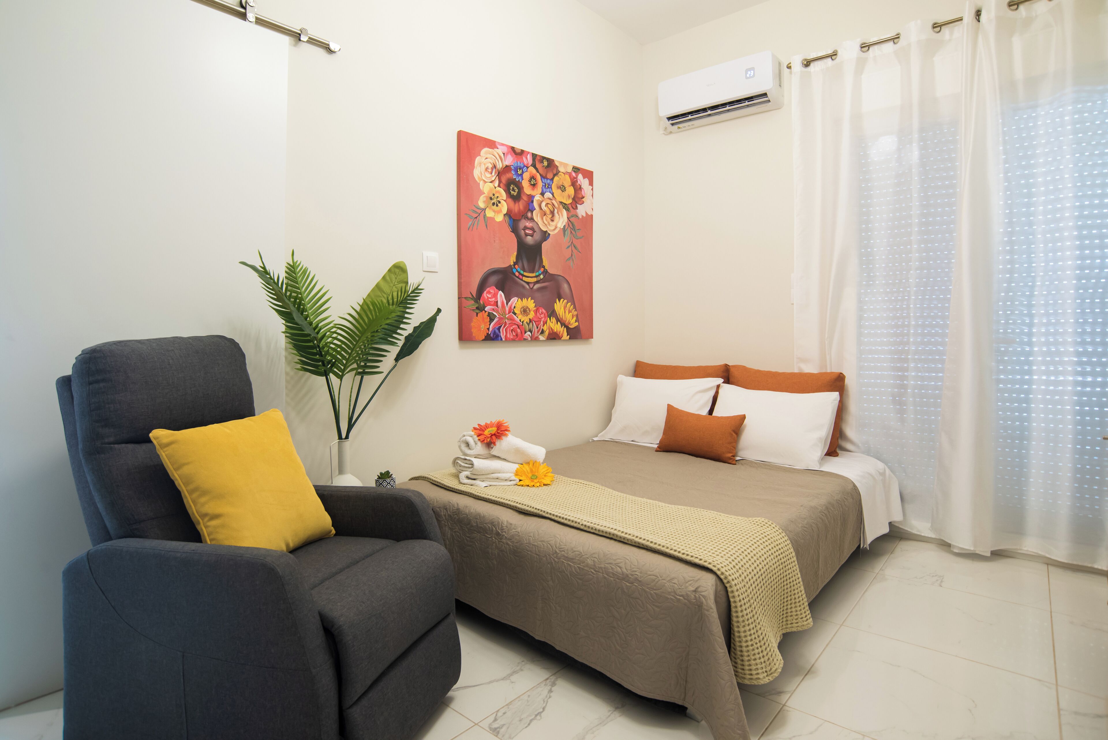 1 bedroom, iron/ironing board, internet, bed sheets