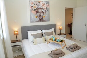 1 bedroom, iron/ironing board, internet, bed sheets - Aquamarine- beach flat in Itea (Itea)