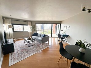 TV - Denver SkyLoft | Urban Oasis with City Views (Denver)