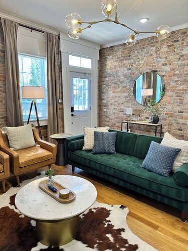 Charming 3-bedroom house with WiFi and AC Louisville walking distance to NULU