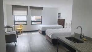 Laptop workspace, free WiFi - Urban Gallery Hotel (Bogotá)