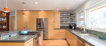 Explore Boulder - Patio w/ hot tub & fire pit!