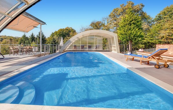 A heated pool - Cozy home in Brezane Lekenicke (Brezane Lekenicke)