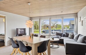 Interior - Gorgeous home in Broager with WiFi (Broager)