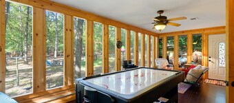 Welcome Home Family cottage*gameroom+firepit