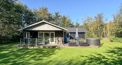 Awesome home in Hjerm with WiFi