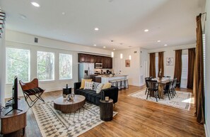 智能电视、壁炉