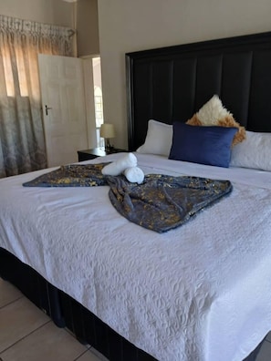 Luxury Double Room, Balcony, Pool View