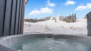 Bain à remous extérieur